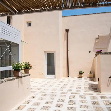 Alojamento de Acomodação e Pequeno-almoço Palazzo Garibaldi - Luxury Galatina